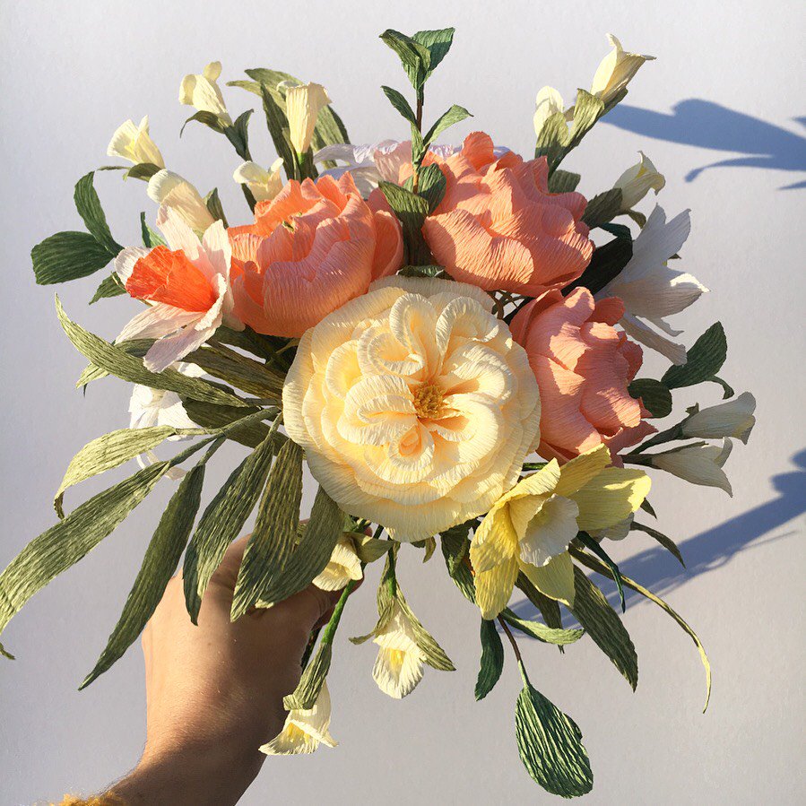 ChichesterCDT's tweet photo. Don't miss your tickets for this weeks #TasterThursday where you can sample art from local creative wonders incl paper flowers from @PetalandBird, handcrafting bespoke bouquets for many occasions. Also available will be photography, art & jewellery. https://t.co/zOlxycBHPF https://t.co/ulZVKisQ8u