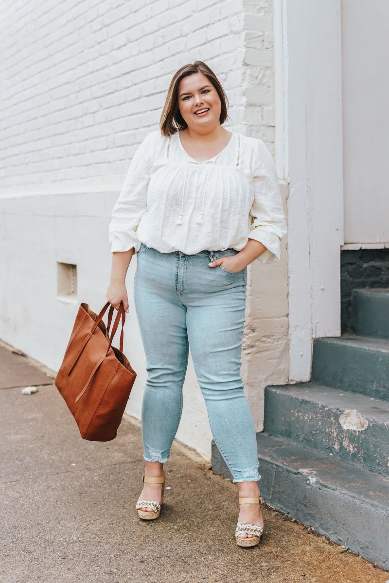 SarahZerbe's tweet photo. Sharing the most flattering jeans for spring today on the blog with @Walmart ! 

shop now: https://t.co/aStO49xWlW 

#ad #WalmartFashion #SofíaJeans https://t.co/w3puEKz6Xi