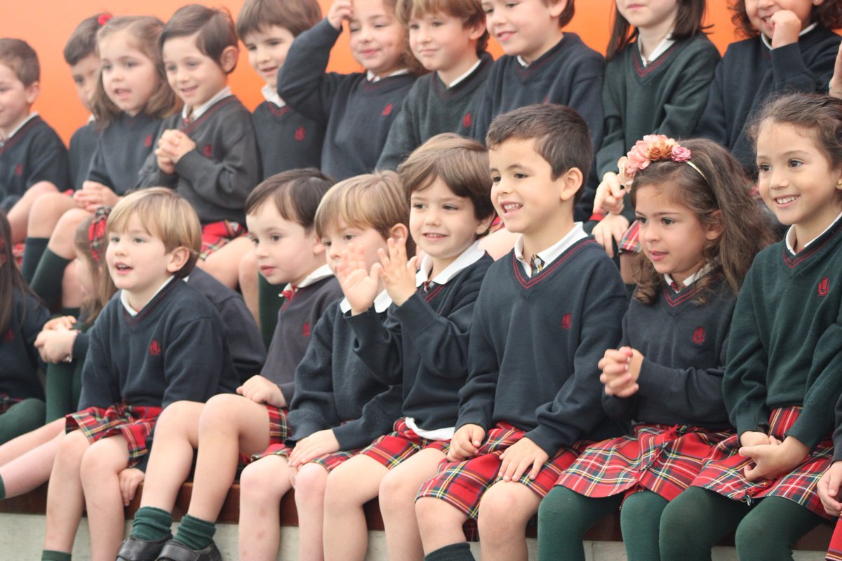 MontespinoEdu's tweet photo. Hoy hemos tenido una visita muy especial: padres @policia 👮♀️👮♂️de #Infantil han venido a contarnos cómo ayudan a los demás #PerrosPolicía @SeguridadCoruna #PonTusTalentosAlServicioDeLosDemás #ToBeMoreForOthers #PadresImplicados #Valores #FormaciónCompleta #InfantilBilingüe #Coruña https://t.co/OqoVLKOpaM
