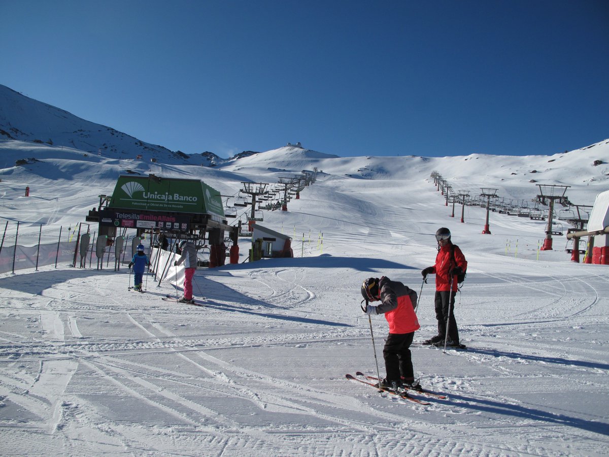 websierranevada's tweet photo. Si tienes tarjeta #SNClub, esquía todos los miércoles por menos #DiadelEsquiador
ℹ️https://t.co/egEMkyKv2c https://t.co/0c4vu99peM