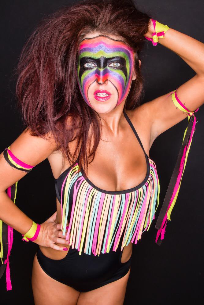 SoCalValerie's tweet photo. BIG NEWS! @SoCalValStore and I have totally revamped my @eBay page and we're officially in business! Adding lots of NEW items today, so if you're interested in event/ring worn gear, autographs and more please have a look:   https://t.co/nz0qiatNlw ...happy bidding! xoxo https://t.co/Kd1ouDJYQP