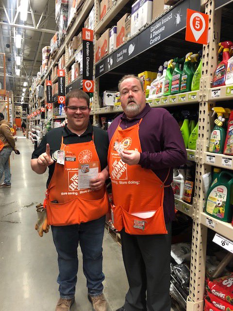 Great way to end the week in D150 with Ops ASM Patrick out of 3037 Overland.   He receives a Homer Award and an Operational Excellence pin for being #1 in the District and 10th in the Region on the Ops dashboard.   Way to go Patrick.   #Drivingforthegreen