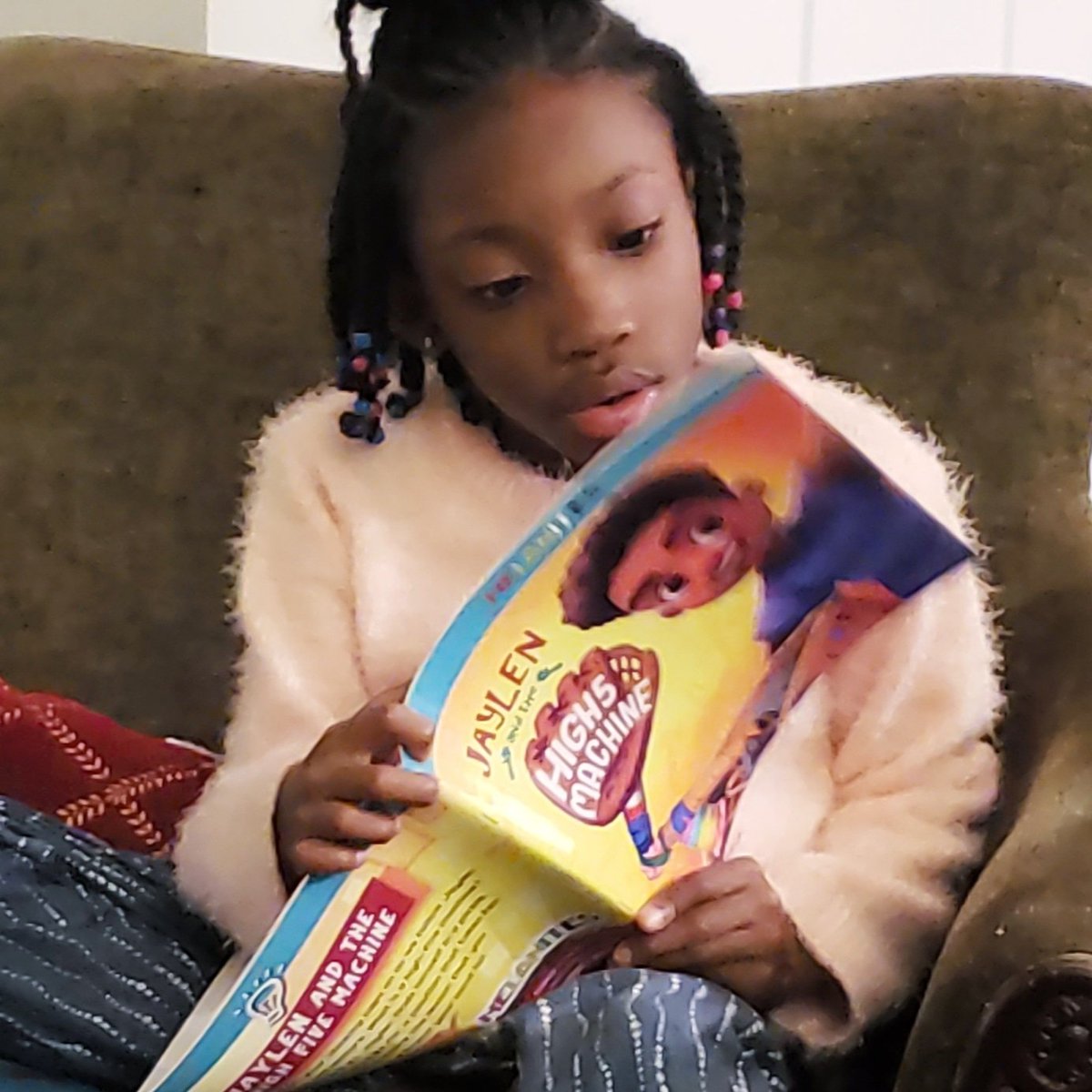 Its #MelanitesMonday...We read to know we are not alone

#Melanites #BrownBoyhood #Reading #RepresentationMatters #childrensbooks