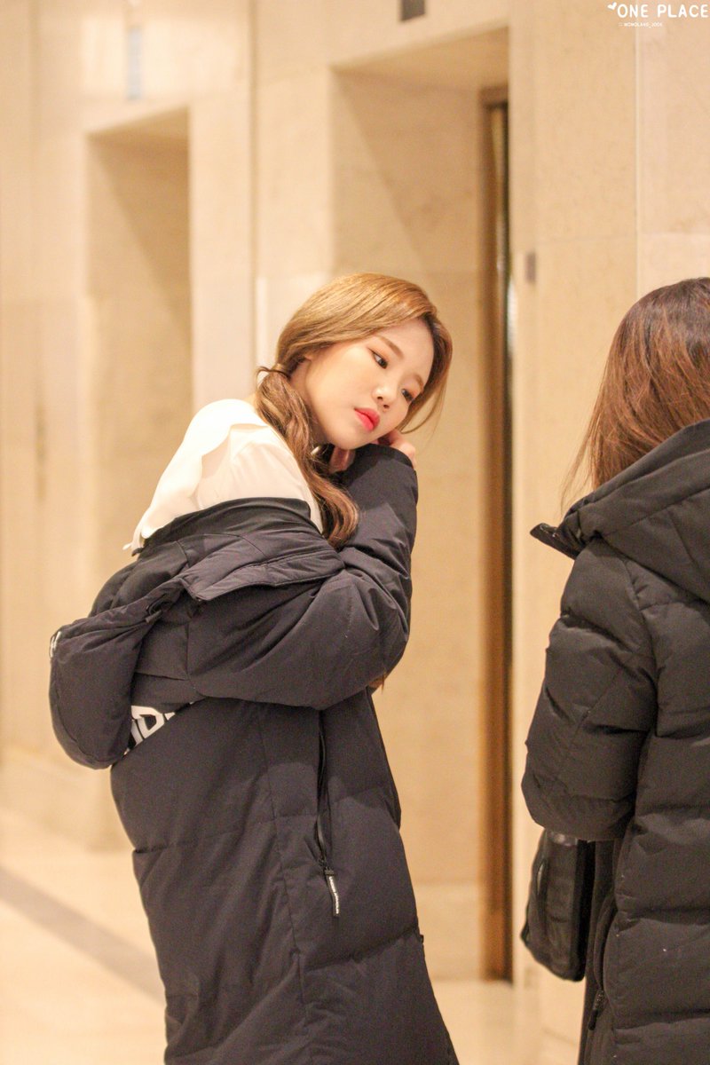 op990818's tweet photo. 190220 SKY머슬 제작발표회 출근 :: HQ 2pics . 002

9일 뒤면 매일 볼 생각에 벌써부터 행복해 💕💕
@MMLD_Official #모모랜드 #MOMOLAND
#주이 #JOOE #ジュイ #주깅이
@op990818 https://t.co/Ivf4ryo5kH