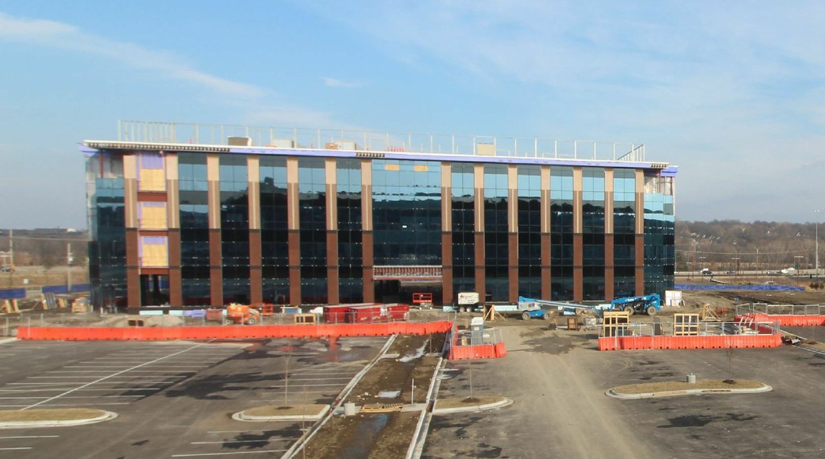 CityPlaceOP's tweet photo. With the glass instillation continuing at CityPlace Corporate Centre III it is starting to look more like it's rendering. Leasing is underway, for more information contact @BlockRes at 816.756.1400. #OfficeSpace #commercialrealestate #KansasCity #overlandpark https://t.co/YeFDTDx2NO