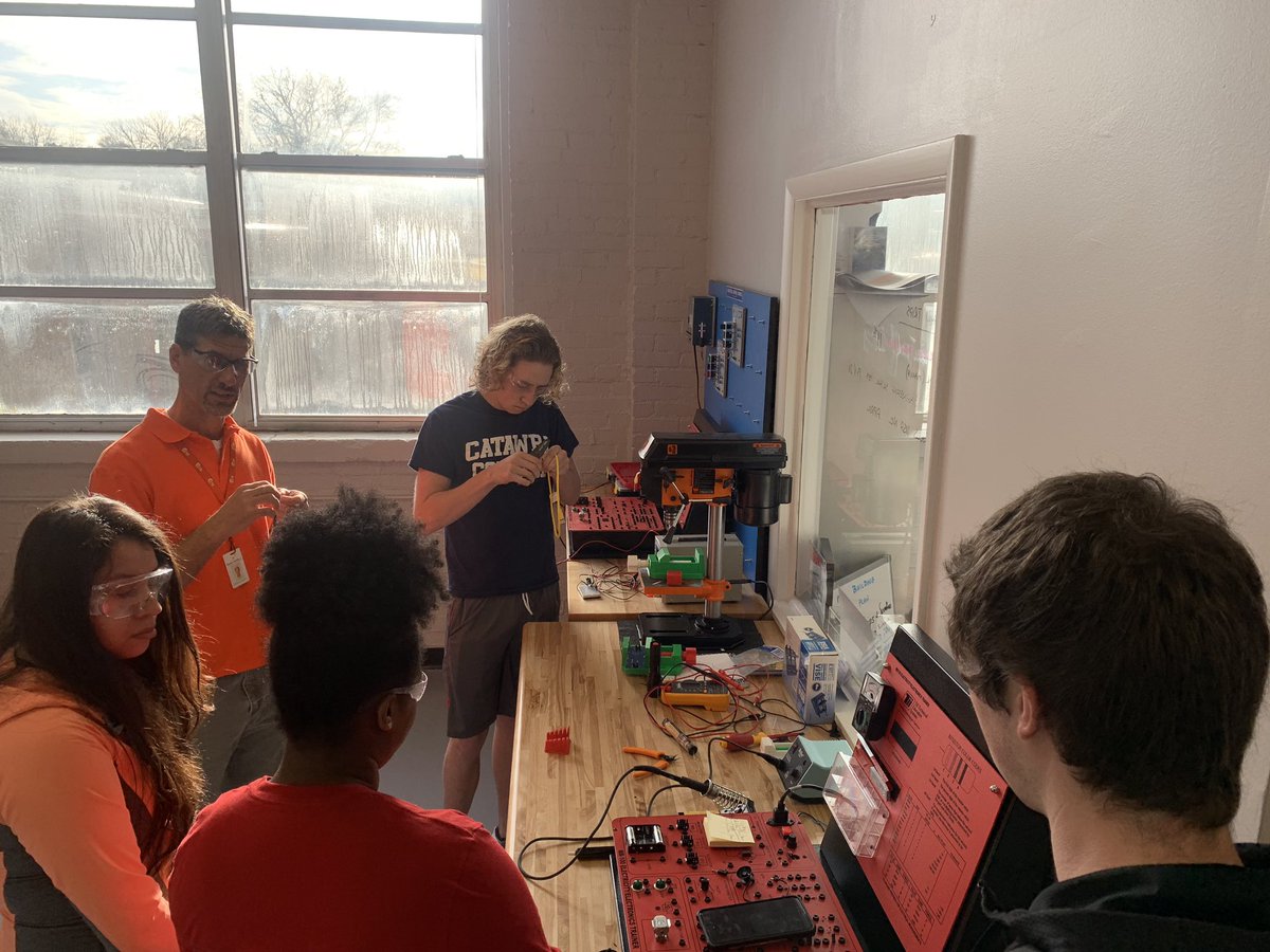 nxt_lvl_tech's tweet photo. Students getting a wonderful lesson on soldering today, joining metal pieces with heated filler metal! The Hover Chair is coming along quite nicely! #hoverchair @pirate_shane #CTEforNC https://t.co/gWqoFrZ0nv
