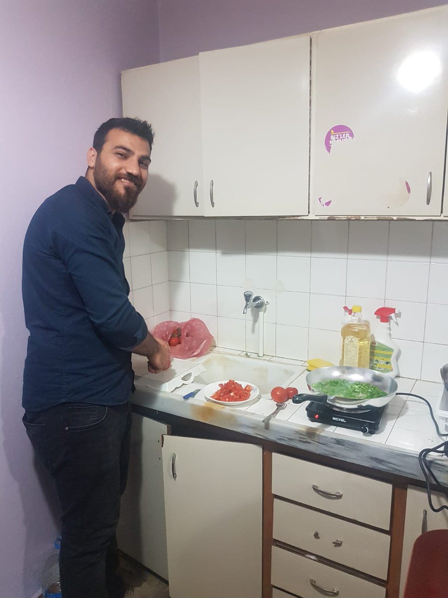 hdp_il's tweet photo. Bugün yemek sırası belediye eşbaşkan adayımızda.Çünkü halkçı başkan  olmak bunu gerektirir. Kendisini takdir ediyor, başarılar diliyoruz. https://t.co/v1fu099dob