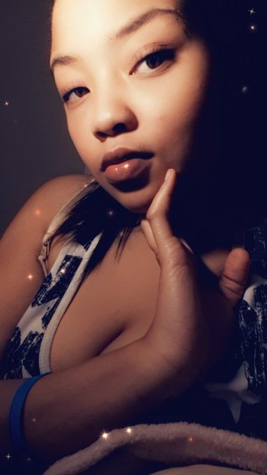 Come on boys who wants to be mommies new favorite toy?  💖 kik me at mistresski27 or DM to apply!  #findom<a href="/tag/michigan"class="tags"><span>#michigan</span></a><a href="/tag/assworship"class="tags"><span>#assworship</span></a><a href="/tag/tribute"class="tags"><span>#tribute</span></a><a href="/tag/blackmail"class="tags"><span>#blackmail</span></a><a href="/tag/findom"class="tags"><span>#findom</span></a>