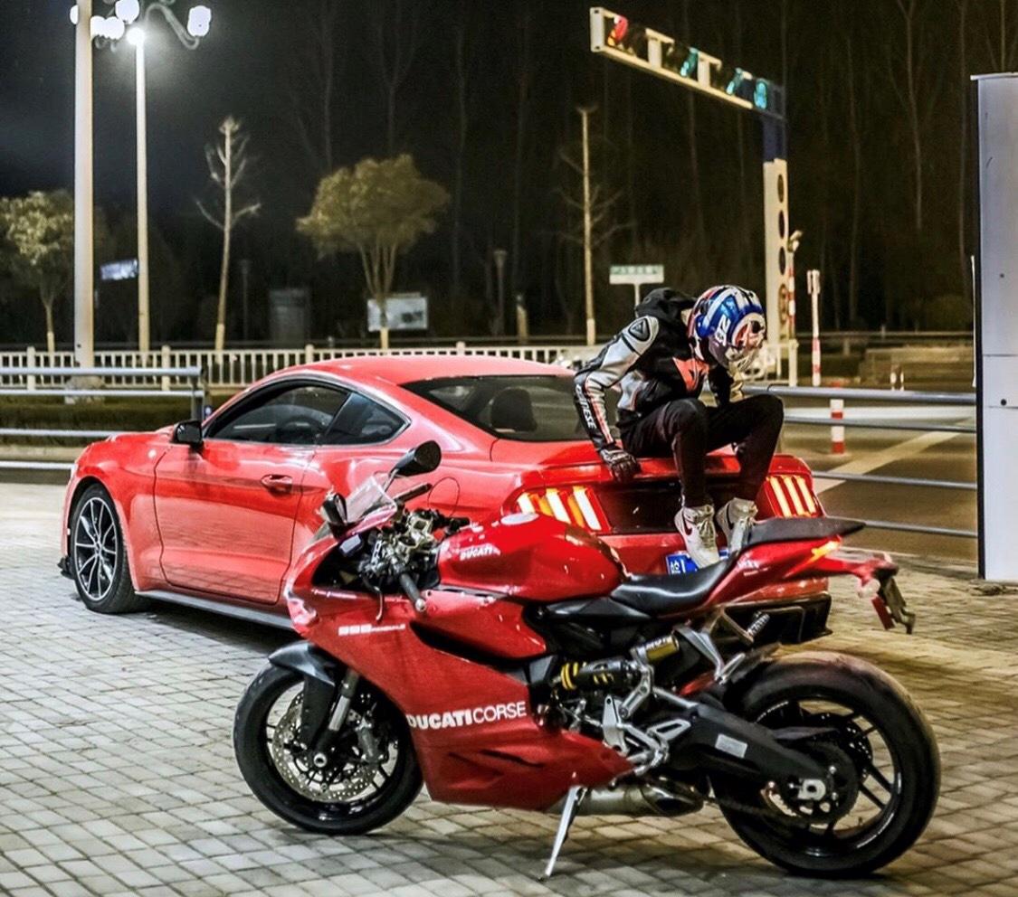 DucataB's tweet photo. 899 Panigale #Sold🔥
Beautiful bike sold to a frequent customer to match his red mustang! Hows that for some #MondayMotivation https://t.co/S8DOkjnQwc