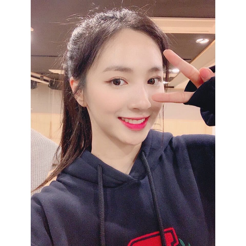 20000904_com's tweet photo. 50일 축하행~~~💕💕🍒 (정말 오랜만이다..) #체리블렛 #지원 https://t.co/Z5pNsztSDt