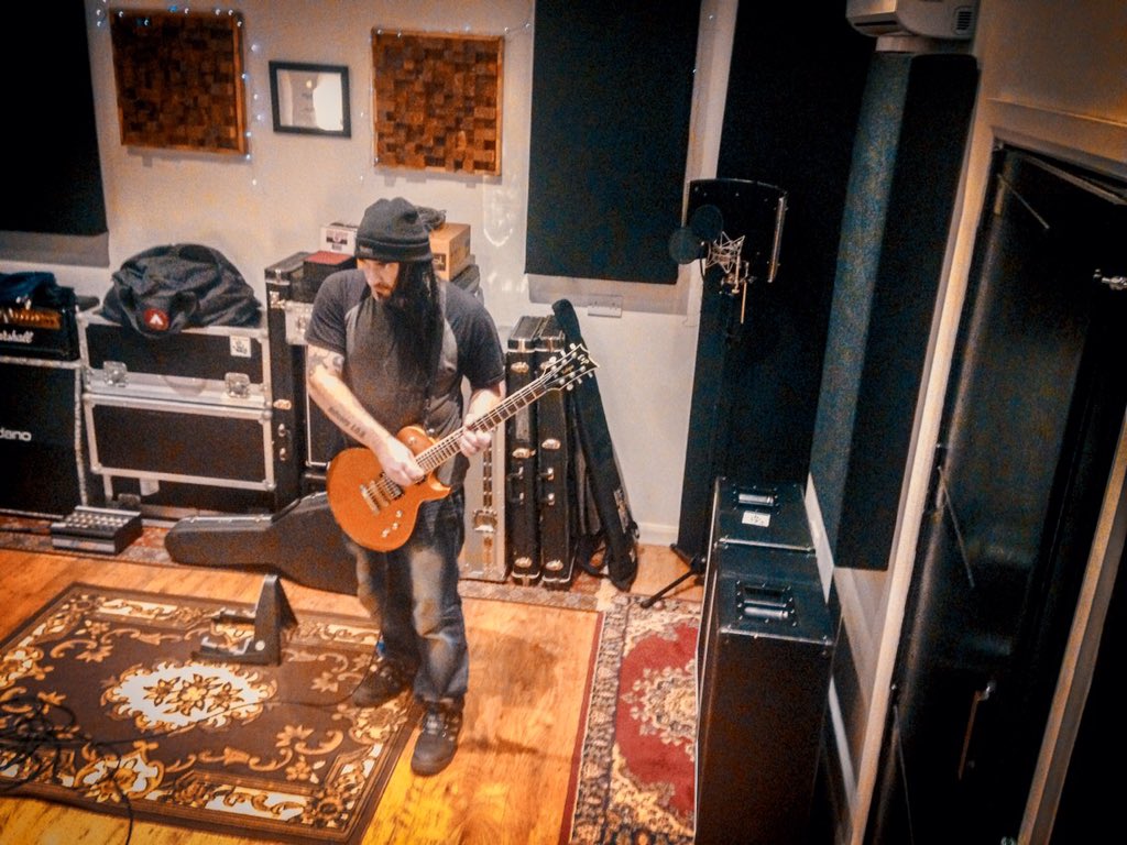 Great weekend recording session in #Coventry at <a href="/freq_audio/">FrEQ Audio Recordings</a> laying guitars for songs for 2nd album.

Follow <a href="/WEAK13/">WEAK13</a> 
facebook.com/weak13fanpage
instagram.com/weak13

Weak13 - They Live 
#Spotify
open.spotify.com/album/6eO3enYQ…

#MusicVideo
#CamerasAreEverywhere
youtube.com/watch?v=Ugrw5W…