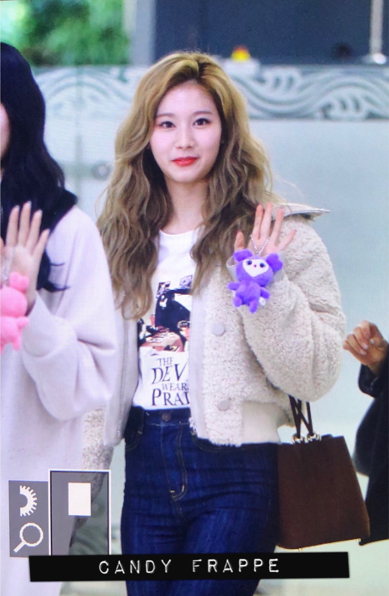 dre on X 190311 Gimpo Airport ZARA the devil wears prada t shirt 25.90 SANA TWICE pic candyfrappe https t CXf7uyrkXT X
