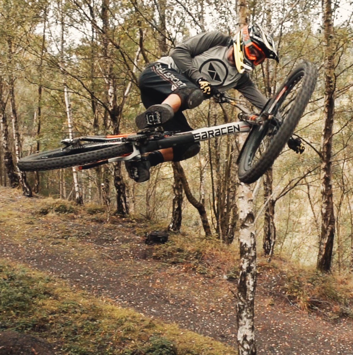 Sweet Monday Riding Vibes... @kdog_914 
#rawsport93 #rawsports #rawsport #bikelife #sendingit