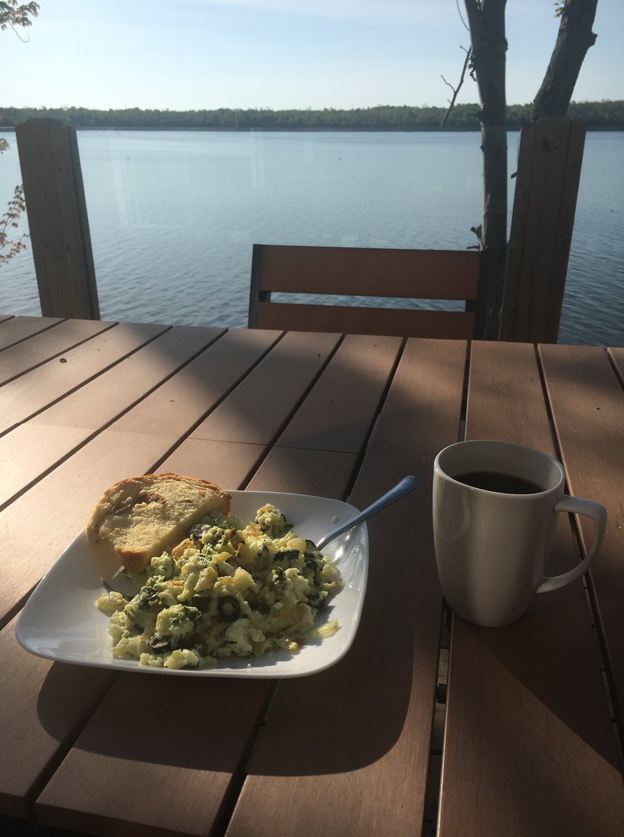RentLoonLodge's tweet photo. This could be your breakfast view this summer! Book Loon Lodge on the shores of Miller Lake on the #BrucePeninsula today! millerlakerental@gmail.com #explorethebruce #hikethebruce #brucetrail #cottagesincanada https://t.co/ndyqzDwdlP