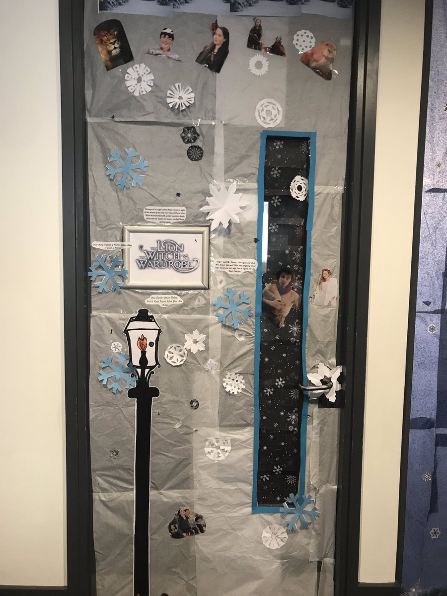 EnglishHHS15's tweet photo. The winning doors from Heartlands’ “decorate your door” competition for #WorldBookDay2019 https://t.co/gFuMzMFzsL
