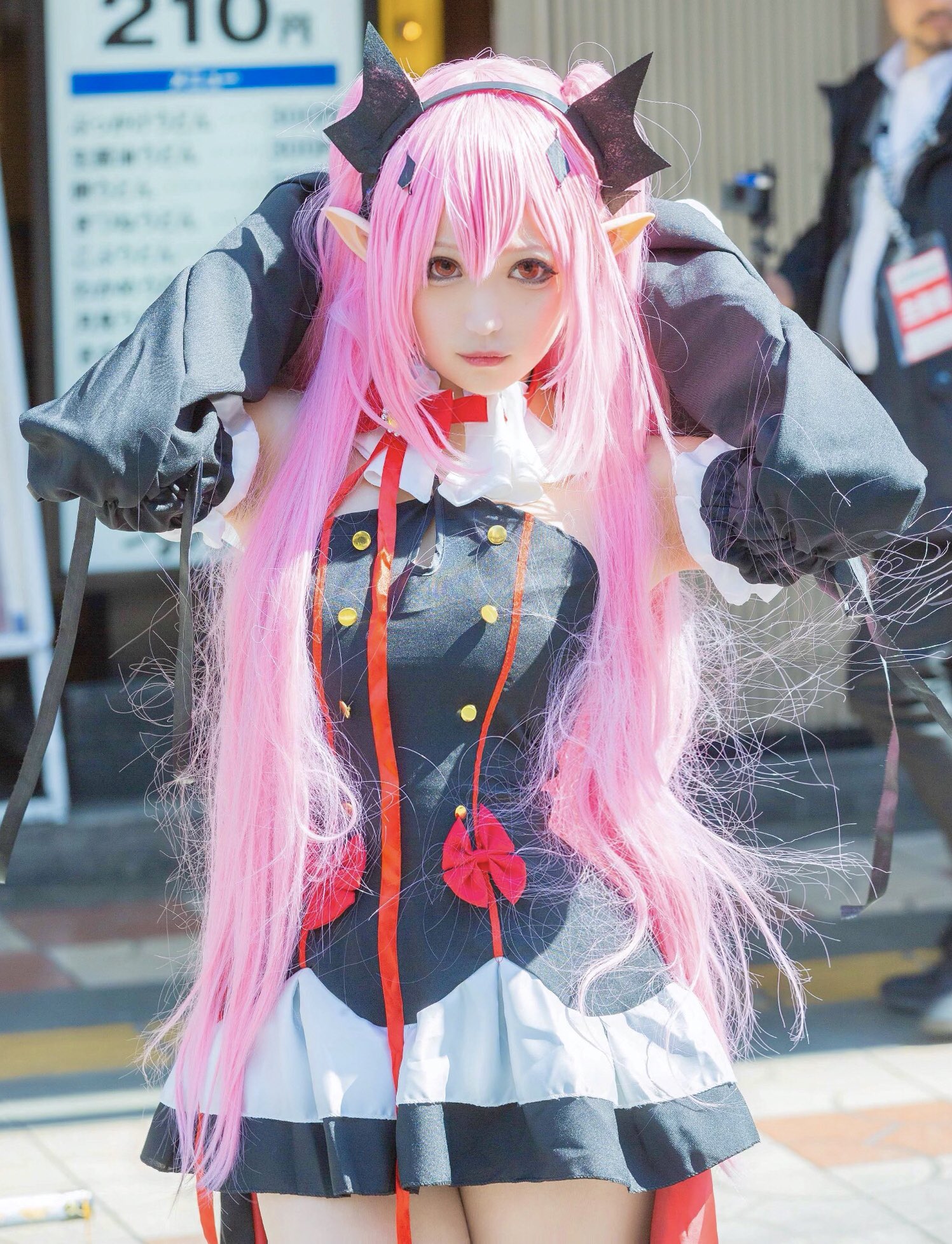 終わりのセラフ　クルル•ツェペシ　プレートキーホルダー　光の窓　プライズ Amazon.co.jp: 終わりのセラフ UP SHOP クルル・ツェペシ 関連