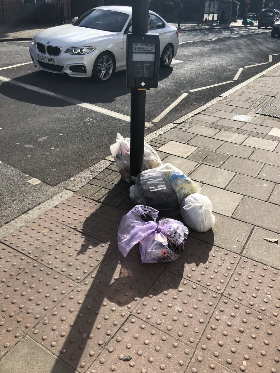 #kingstonroad. This is now a permanent tip. Why isn’t anyone doing anything about it?! @MertonTories @VeoliaUK @S_Hammond #MuckyMerton