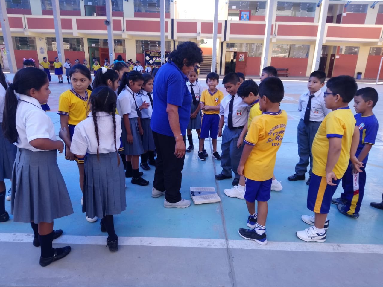 Ministerio de Educación on Twitter "Las niñas y niños de la IE "San