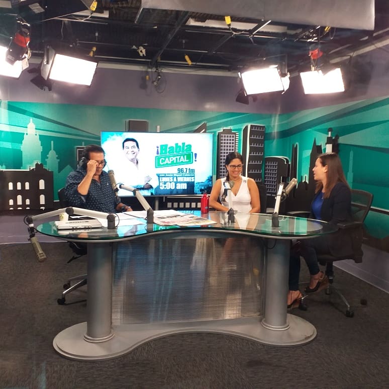 aula_pe's tweet photo. Hoy en @Capital967  por el inicio de clases estuvimos con @maralegre y #jesusmiguelcalderon! @clinaresb cofundadora de @aula_pe comentó acerca de la importancia de los #espacioseducativos en la ciudad y #caminoseguroalcole! Gracias por la invitación!@limacomovamos #Educación https://t.co/0cPnzBG6Tw
