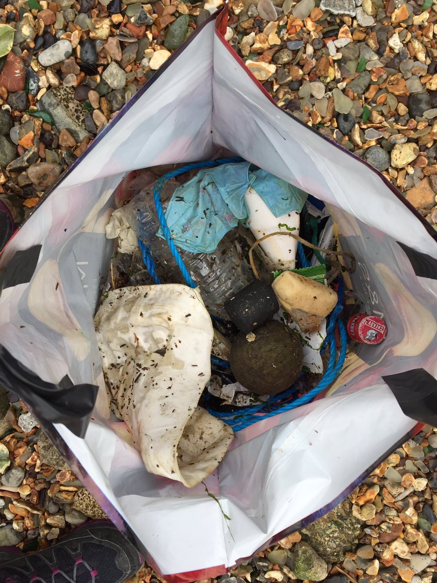 happyhillers's tweet photo. #litter pick today at Stone Pier #harbour #Weymouth down the stone steps. A ‘bag for life’ full of #blueplasticrope #singleusebottles #polystyrene #foam #vodkabottle #sweetwrappers #macdonaldscups #electrical bits *sighs* @LitterFreeCoast @2minbeachclean all binned 👍🏼😊 https://t.co/vt3uhKYwep