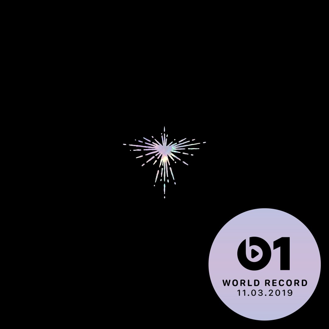 In 1 hour, the next single from @DangerMouseJuke and I will air on <a href="/Beats1/">Beats 1</a> with <a href="/zanelowe/">Zane Lowe</a>

Listen to TURN THE LIGHT here at 9am PT  apple.co/zanelive