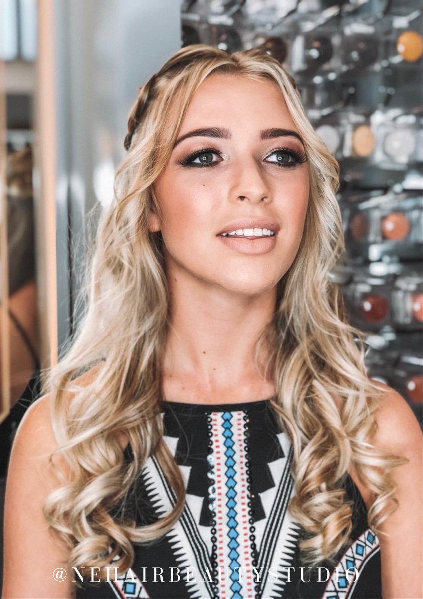 NE_BeautyStudio's tweet photo. #hair by Daniella. #makeup by Anneke. 
☎️ 012 362 0250
#pretoria_east #nehairbeautystudio #kryolan #beauty #sabeauty https://t.co/SlEPXnLcuD