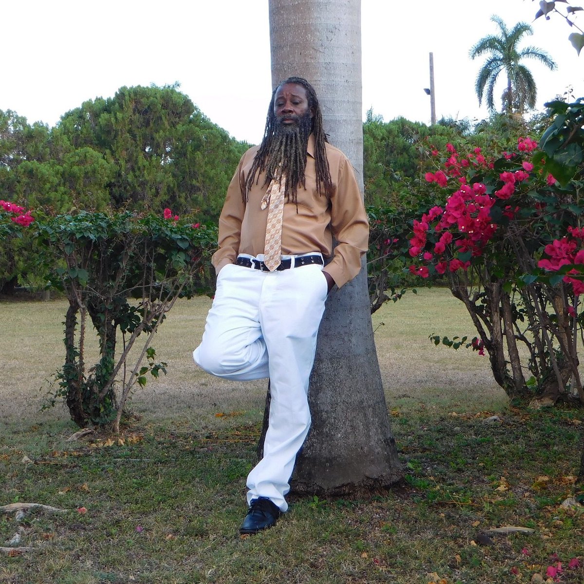 prophetelijah33's tweet photo. “With the new day comes new strength and new thoughts.”- #EleanorRoosevelt Have a blessed day and one love Jah People ❤️💛💚
“Kill a Day” album by Prophet Elijah: https://t.co/WqnpJib9Xn 💯💥🎤🎧 #killaday #reggaealbum #ProphetElijah #prophetelijahmusic #newday #Jamaica https://t.co/aDG30KAYbC