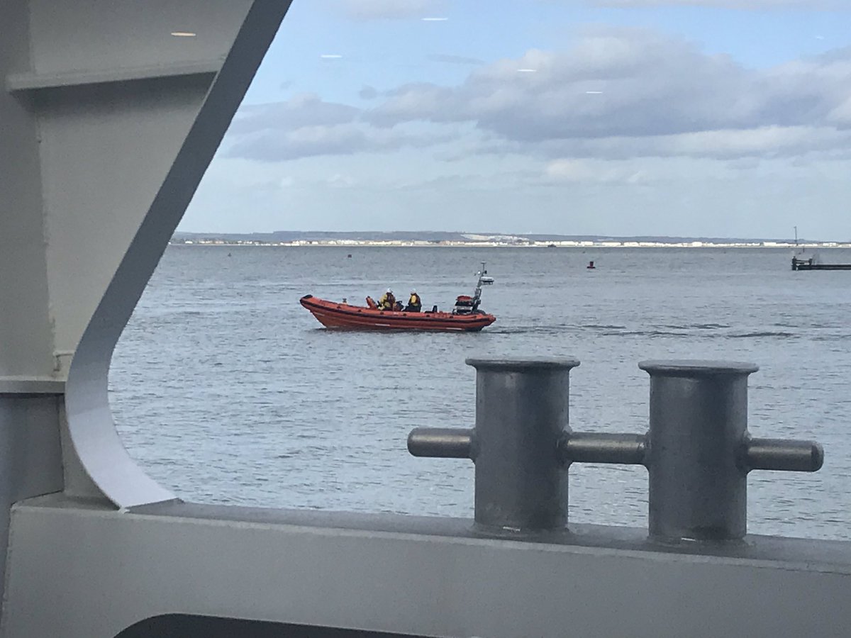 LiamDobbinWH's tweet photo. Interviewing of the @uksasailing interior students complete. Now on #RedJet7 spotted @CowesRNLI #yachtcrew @wilson_halligan #bestjobs #bestcrew https://t.co/1n0vAaMCLG