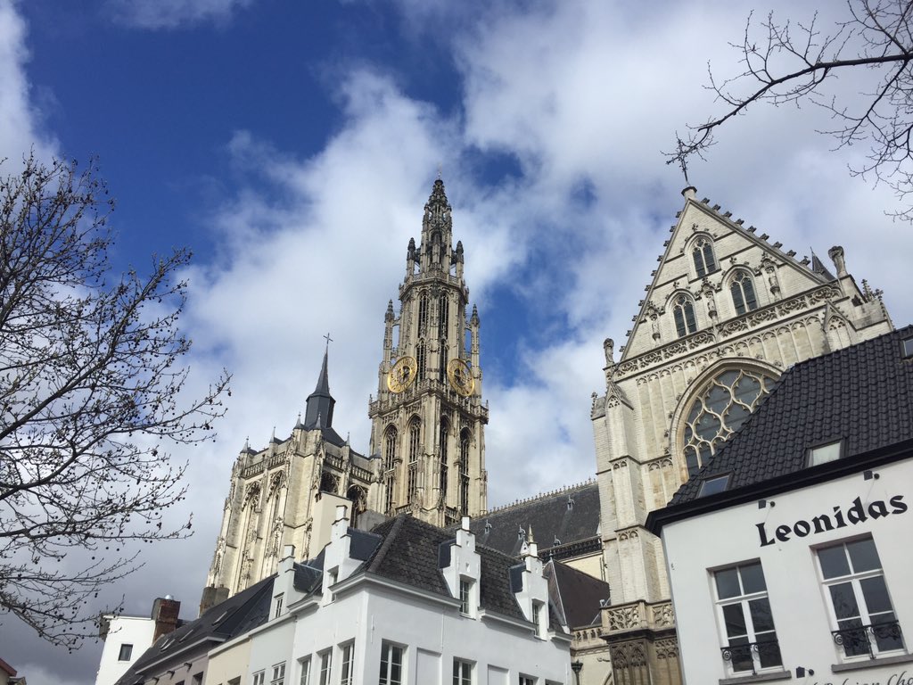 larkingrumple's tweet photo. Lunch and epic #operanerd session with @CMWSoprano. Leaving Antwerp 50% chocolate, 50% waffle... https://t.co/VoALZsz6hN