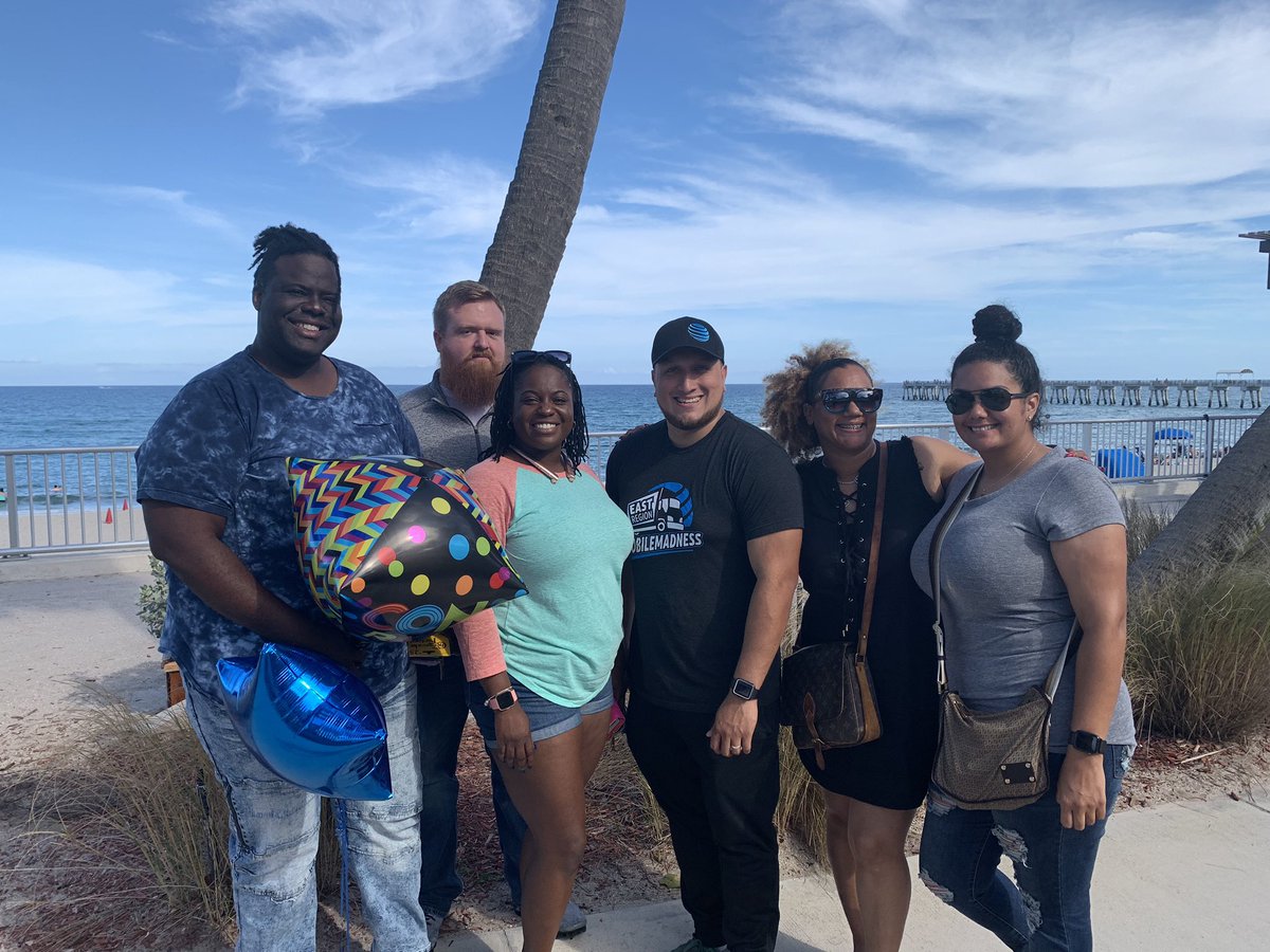 OzzieEspinal's tweet image. Great lunch with the WPB team! Congrats to Shed for winning our weekend contest and being the 7th ranked Expert in the Nation!!! #SFLHeat #mobilemadness #teamlunch