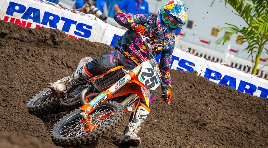 FuelUniverseTV's tweet photo. Tomac gana en el Supercross de Daytona y se coloca segundo en el campeonato || https://t.co/RoaXzTJUif ||
#AMASX #Daytona #Tomac #Musquin #Forkner https://t.co/T7zA6X7Oqn