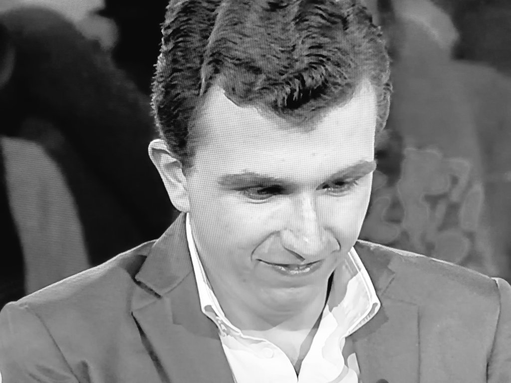 Den Fesseln zum Opfer gefallen.

Never forget. #WWM