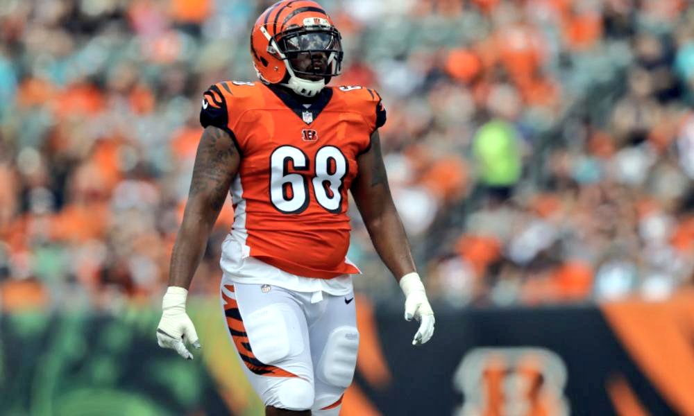 CincyProblems's tweet photo. Wow. #Bengals re-sign Bobby Hart to 3-year, $21+ million dollar contract. 

Just... wow. https://t.co/8rZX2OxLG5