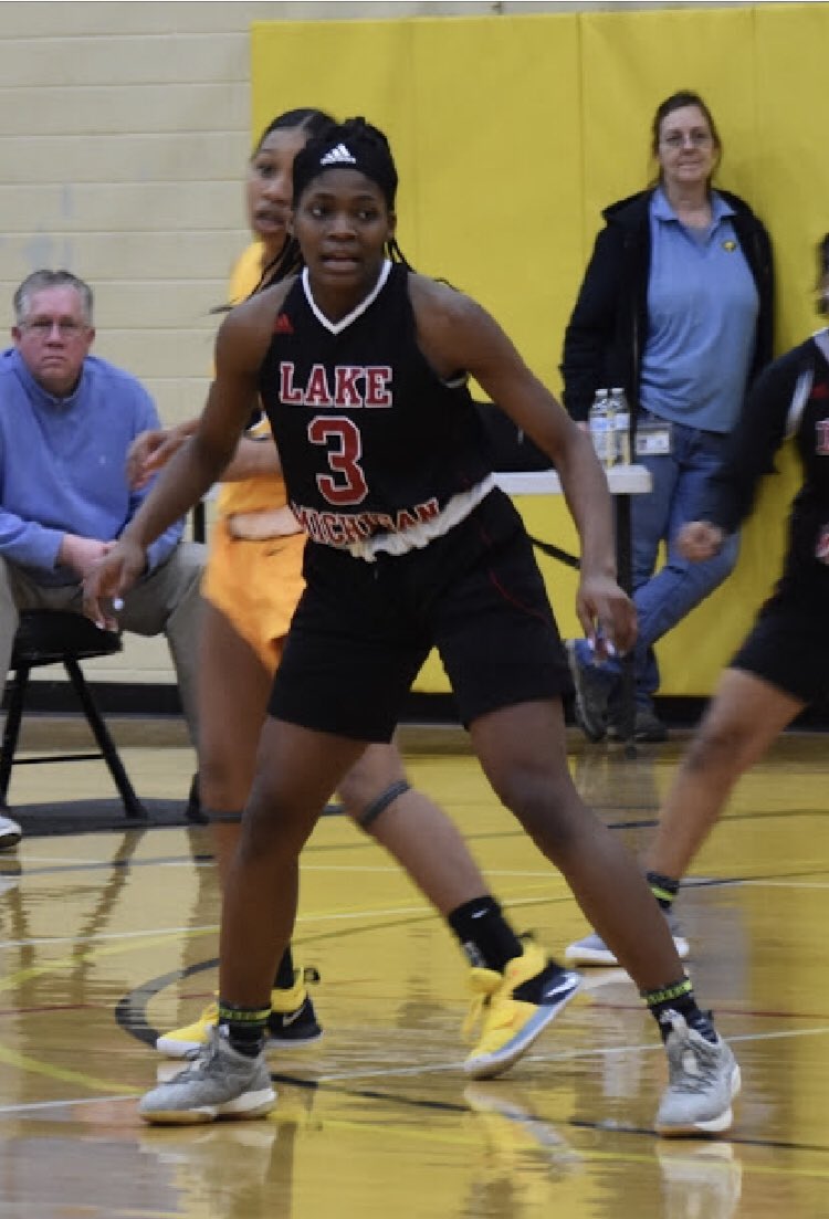 LMCRedHawksWBB's tweet photo. Our teammate Jayla Bibbs was also named to the @MichCCAA Western Conference Freshman Team & she was the @MichCCAA Western Conference Freshman of the Year & @MichCCAA Western Conference Player of the Year! #AllFreshman #FreshmanOfTheYear #PlayerOfTheYear #RedHawks #Team #Family 🏀 https://t.co/UUCoZaWqKy