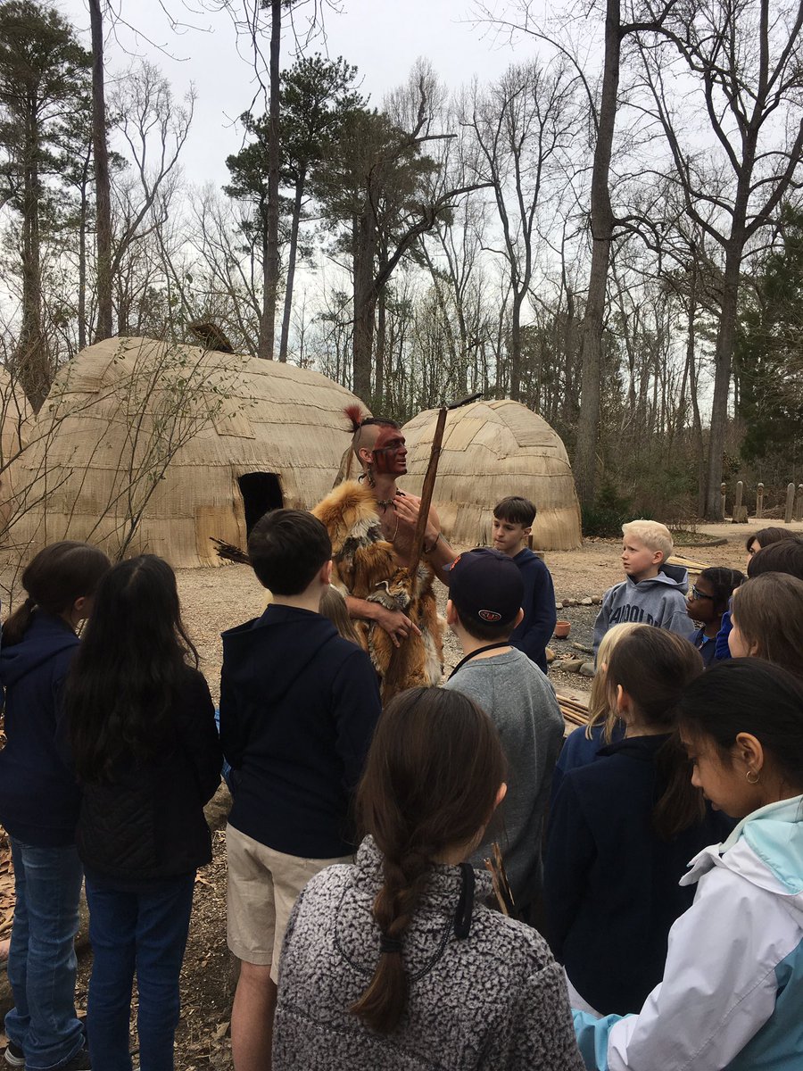 Crichsv's tweet photo. Learning the Powhatan methods of hunting #rstories19 #wmsbg4 @randolphschool @Williamsburg4th https://t.co/tKNiQjHOUI