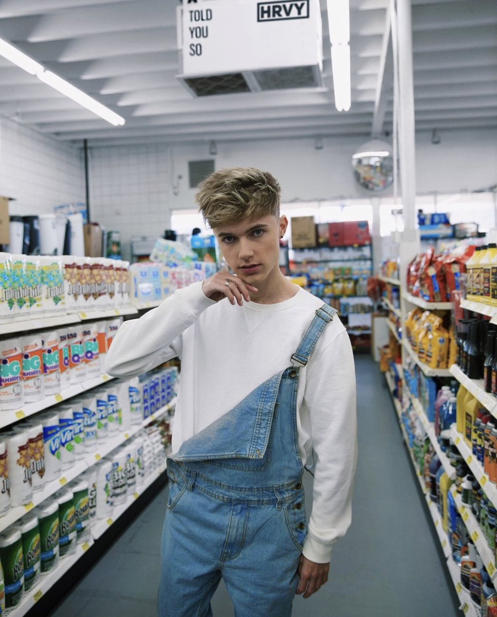 HRVY's tweet photo. clean up on aisle 3 please https://t.co/3krtEhZ1TG