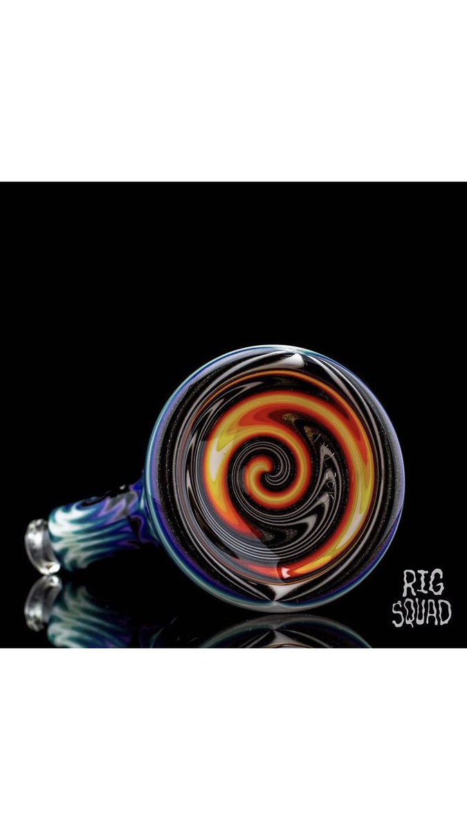 kellykeanee's tweet photo. We got one of our tubes photographed and it came out 💣 🔥 #danlongdenglass #photosbysquad https://t.co/kluYFQMkR2