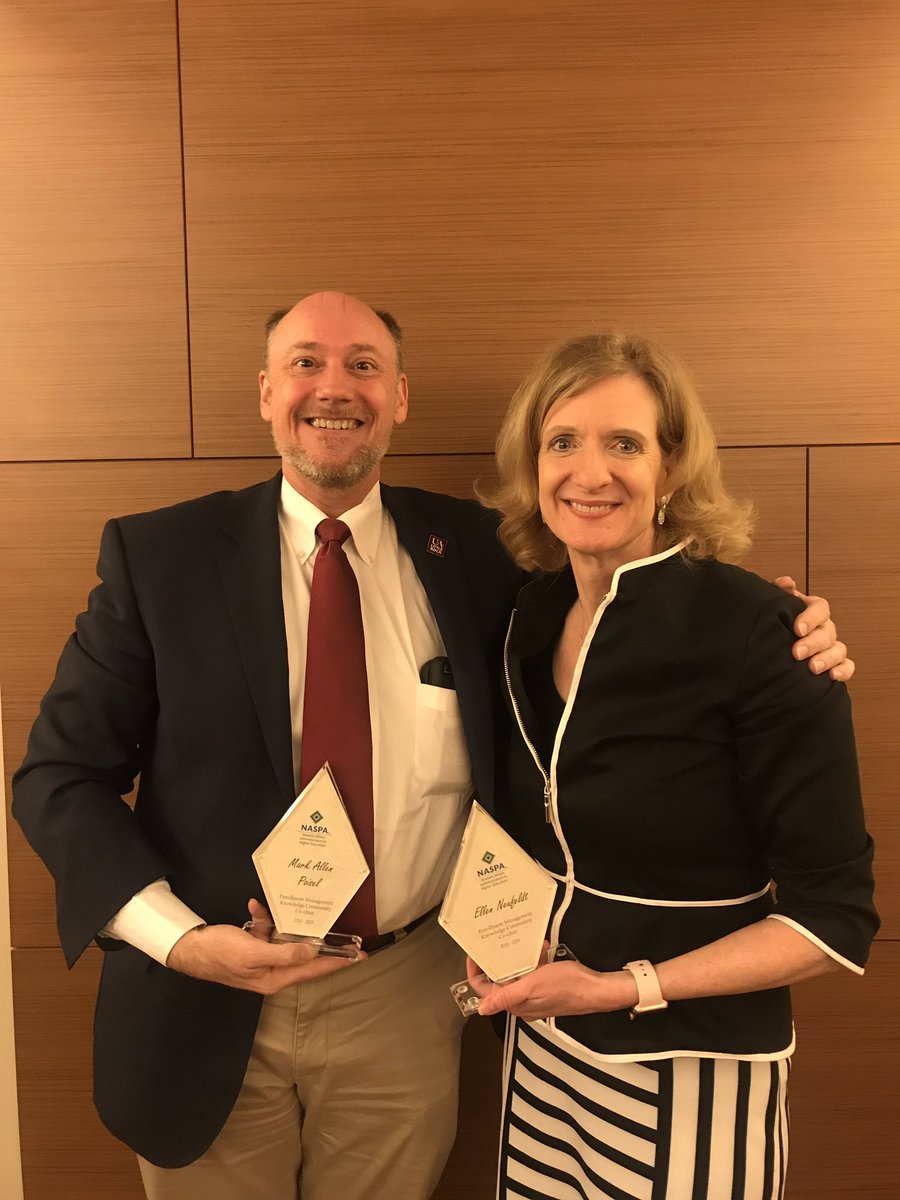 naspaemkc's tweet photo. We are grateful to @EllenNeufeldt and Mark Allen Poisel for their leadership the past two years! Thank you for your service. #naspa2019
#leadership https://t.co/sErUY4rwvT