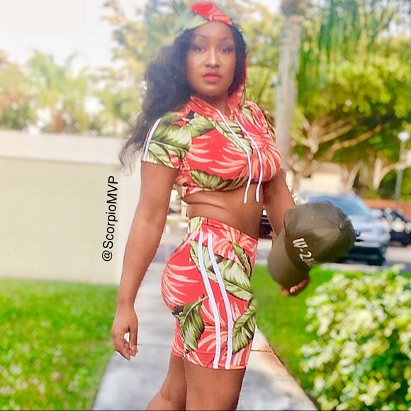 fazeg305's tweet photo. So good I had to share! Check out all the items I'm loving on @Poshmarkapp from @scorpiomvp #poshmark #fashion #style #shopmycloset #w2miami: https://t.co/NvHnRLU1pF https://t.co/jMS1yEwZFH