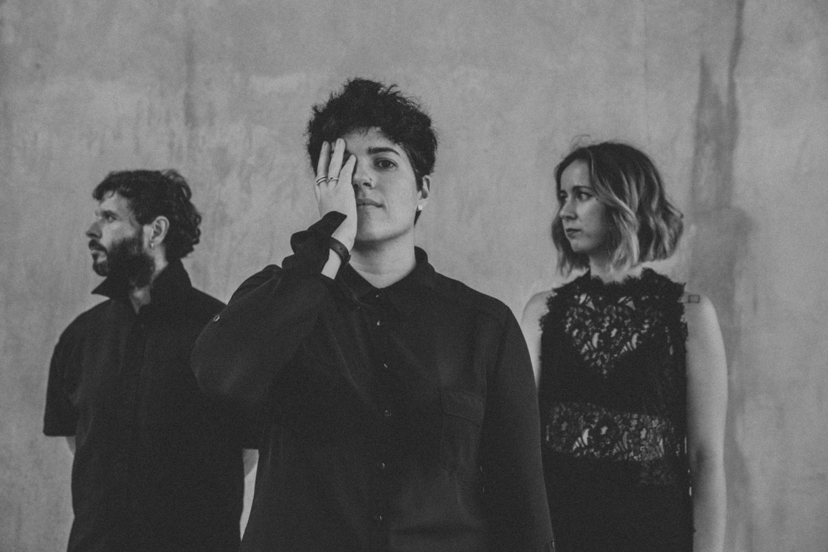 Break the Senses (@breakthesenses) on Twitter photo :: El 30 de Marzo comenzamos la gira de nuestro nuevo álbum "Future, Love & Chaos" y no hay mejor sitio donde hacerlo que en <a href="/LouieEstepona/">Louie Louie Estepona</a> ❤️ ::
🕚 :: 23.00h
📍 :: #ESTEPONA, #MÁLAGA
🎟 :: 5€ en Taquilla
<a href="/MizakeProd/">MizakeProd</a> · <a href="/MadeinUniverseG/">Made in Universe</a>
#FutureLoveAndChaos #RockEnFemenino :: El 30 de Marzo comenzamos la gira de nuestro nuevo álbum "Future, Love & Chaos" y no hay mejor sitio donde hacerlo que en <a href="/LouieEstepona/">Louie Louie Estepona</a> ❤️ ::
🕚 :: 23.00h
📍 :: #ESTEPONA, #MÁLAGA
🎟 :: 5€ en Taquilla
<a href="/MizakeProd/">MizakeProd</a> · <a href="/MadeinUniverseG/">Made in Universe</a>
#FutureLoveAndChaos #RockEnFemenino
