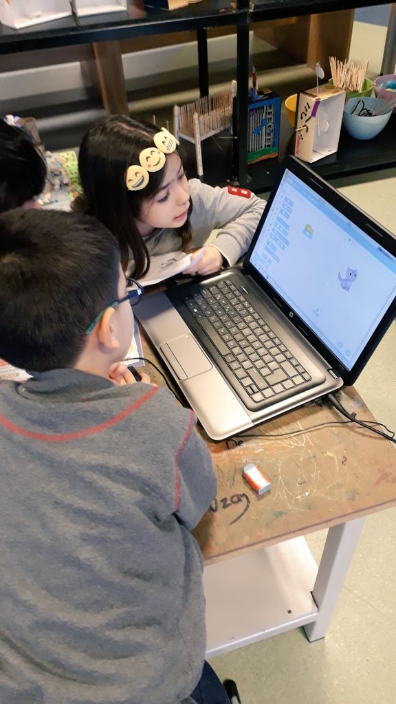 Vadi_STEMCENTER's tweet image. #Küpür kapıya geldiğinde akıllı kapı #Küpür’ü nasıl tanıyacak? Çözümü bulup,kodları yazıyoruz.#scratch3 @SencerCorlu