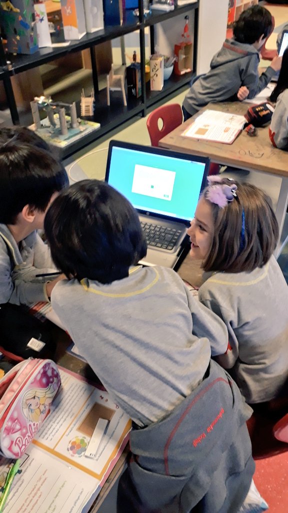 Vadi_STEMCENTER's tweet image. #Küpür kapıya geldiğinde akıllı kapı #Küpür’ü nasıl tanıyacak? Çözümü bulup,kodları yazıyoruz.#scratch3 @SencerCorlu