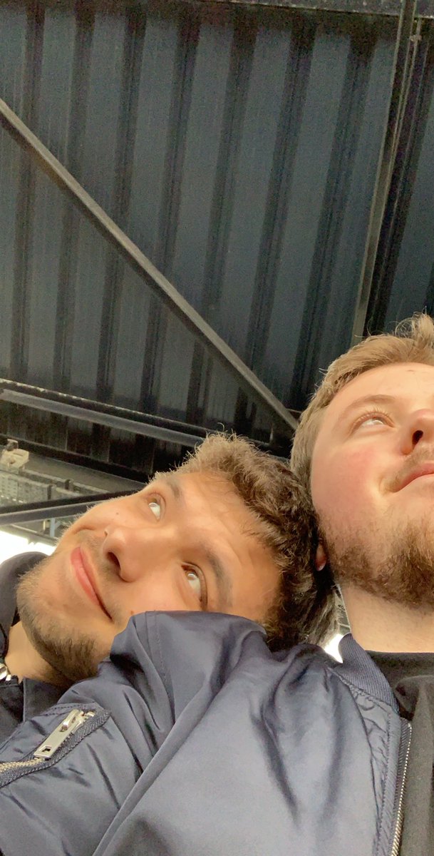 kilishhh's tweet photo. Premier périple parisien avec ce petit ange 💛🥰  #PosteTonMec https://t.co/Wmjkz3yrV9