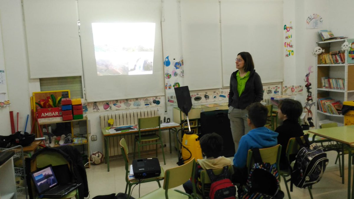 IIFFAragon's tweet photo. Comenzamos la semana de actividades de prevención #IIFF en #CRAMonegros-Hoya #Sesa, #Lalueza #Curbe y #SanLorenzodeFlumen, cuanto hemos aprendido y bien hemos pasado con las historias de abuela encina y los consejos de Manuel. @UAGA_COAG #Aragonsostenible @112Aragon #Educaaragon https://t.co/ZxP7FLMUP8