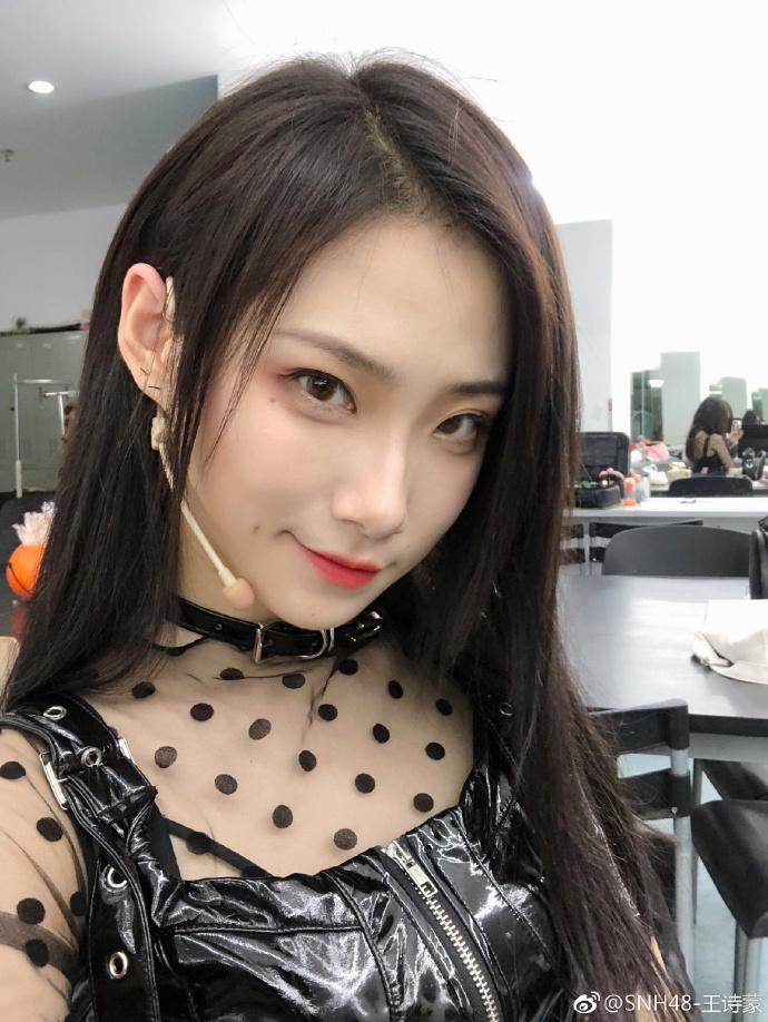 WANGSHlMENG's tweet photo. long hair... pretty https://t.co/9CtuOOGVtv
