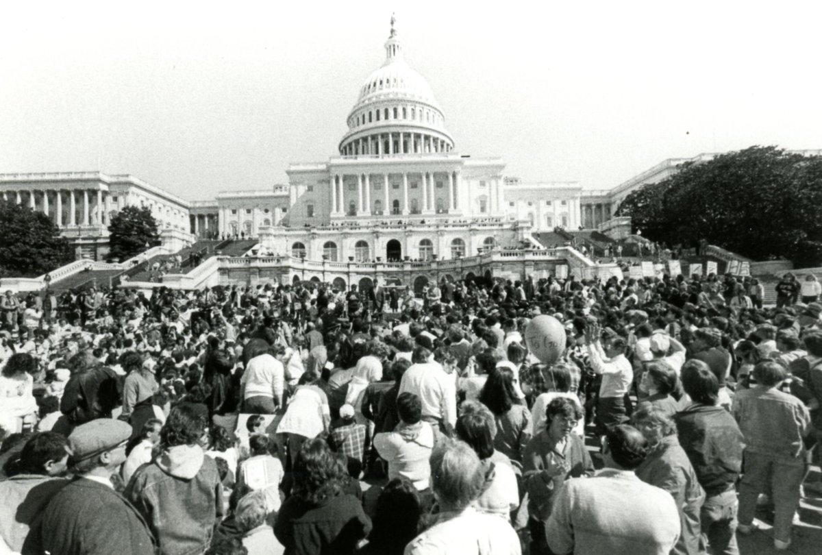 Thirty-one years ago today, more than 2,500 people marched from #GallaudetU to the U.S. Capitol Building as part of the Deaf President Now protest. The march was comprised of students, faculty, staff, alumni, and members of the local and national deaf communities!