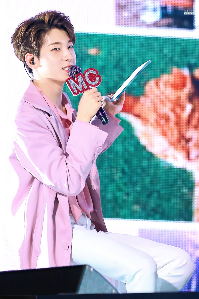 raffine_svtww's tweet photo. HQ) 190310 캐럿랜드
미남MC 냥냥즈 🐱🎤🐱
#원우 #WONWOO #ウォヌ #17멋쟁이 #SEVENTEEN 

https://t.co/U5Z3t1vXpw
https://t.co/ljlK89EbsK
https://t.co/xHCwGwMZ8a https://t.co/1XVnfN7p21