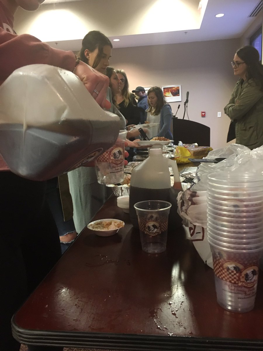 oucivilride's tweet photo. Time for @dreamlandbbq! Thank you @scrippsjschool, @ScrippsOU, @profstewartrk for the meal! #OUCivilRide #makeitDIVERSE #ThisCouldBeYourSpringBreak https://t.co/8p0ASSPRQU