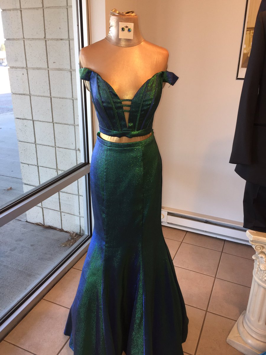 Jillians4's tweet photo. Can you believe all these dresses and more are all in stock right now?! Come in and check them out 💜 https://t.co/1OfgaG1LQs