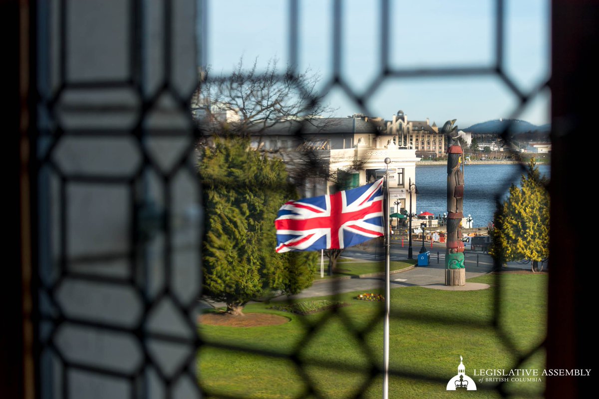 BCLegislature's tweet image. To mark #CommonwealthDay, the Union Jack flies in front of #BCLeg until sunset today 🇬🇧 #ConnectedCommonwealth #Commonwealth #BCpoli